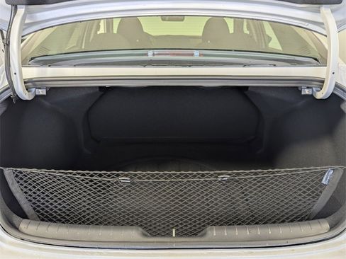 Certified 2025 Hyundai Elantra SE image 26