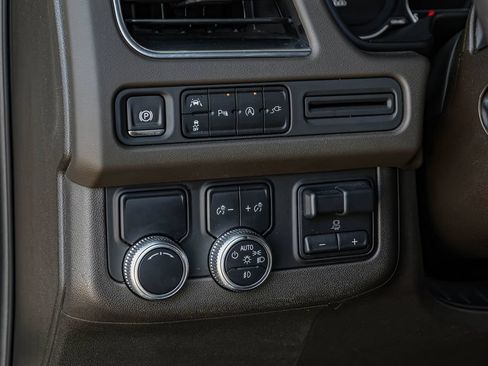 Used 2021 GMC Yukon SLT w/ SLT Luxury Plus Package RWD image 42