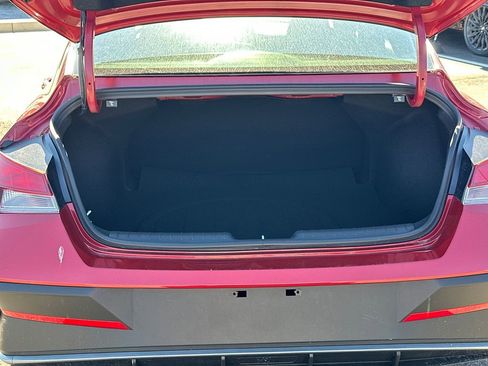 New 2025 Hyundai Elantra Sport image 18