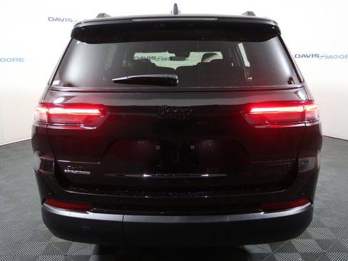 New 2025 Jeep Grand Cherokee L Limited w/ Black Appearance Package image 7