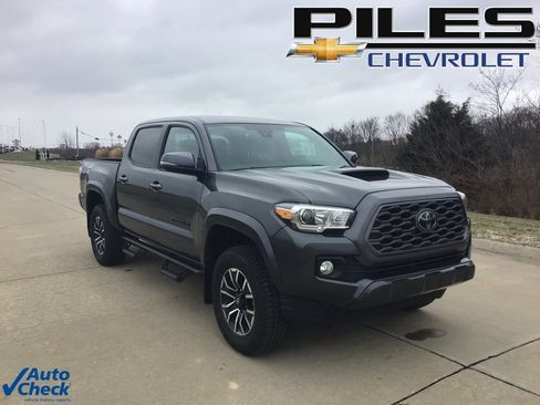 Used 2021 Toyota Tacoma TRD Sport w/ Technology Package image 1