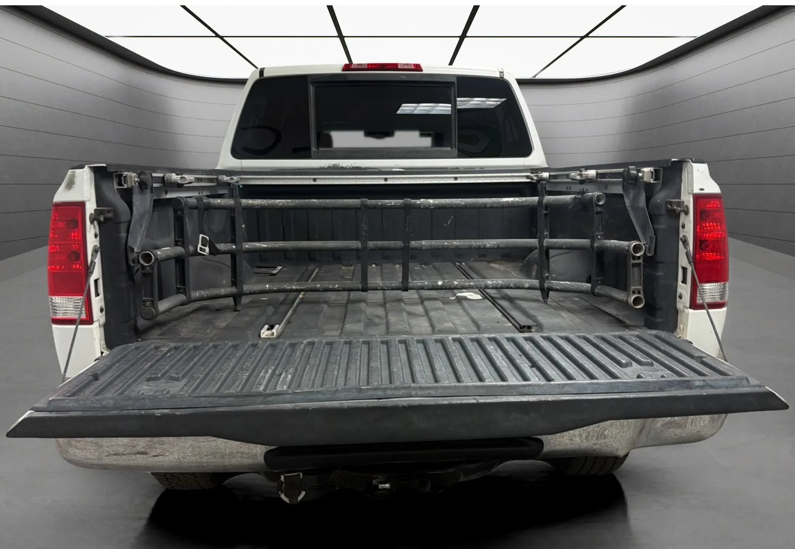 Used 2005 Nissan Titan SE w/ (W01) Utility Bed Pkg AWD/4WD image 10