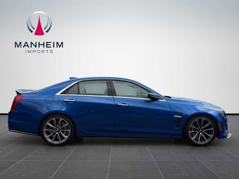 Used 2018 Cadillac CTS V w/ Carbon Fiber Package RWD image 8