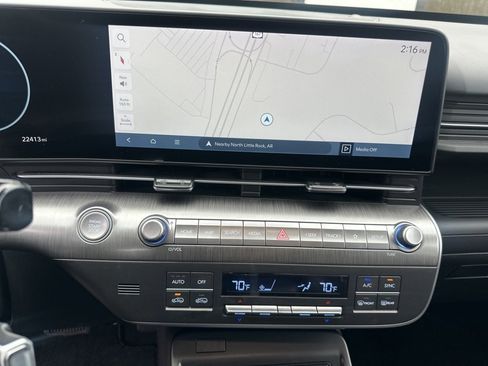 Used 2024 Hyundai Kona Limited image 20