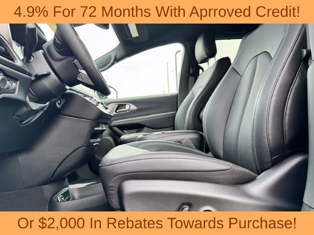 New 2027 Chrysler Pacifica Select FWD image 17