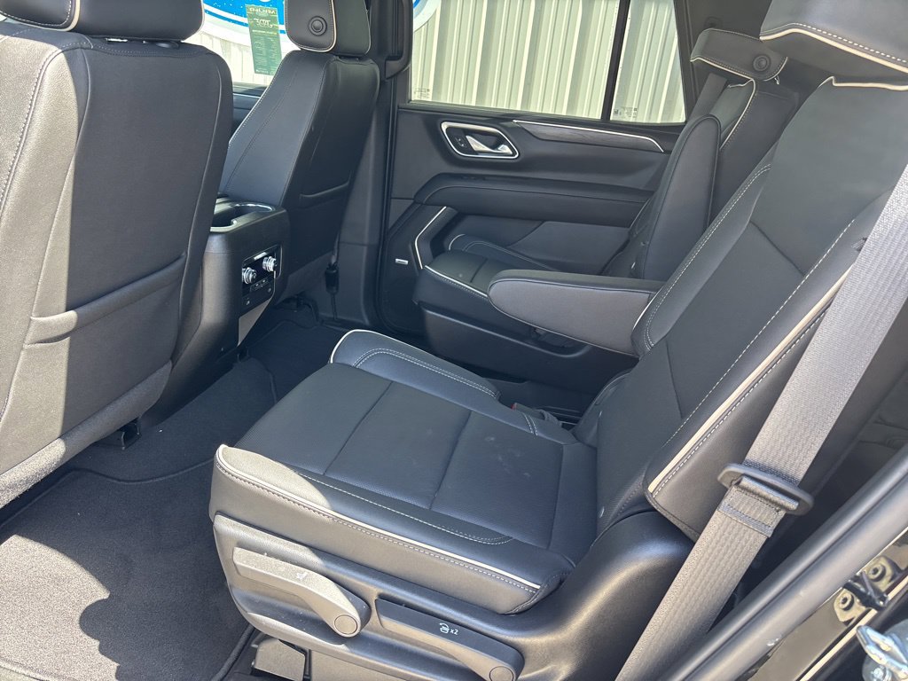 Used 2024 GMC Yukon SLT AWD/4WD image 24