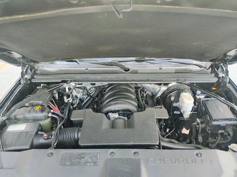 Used 2018 Chevrolet Suburban LT image 24