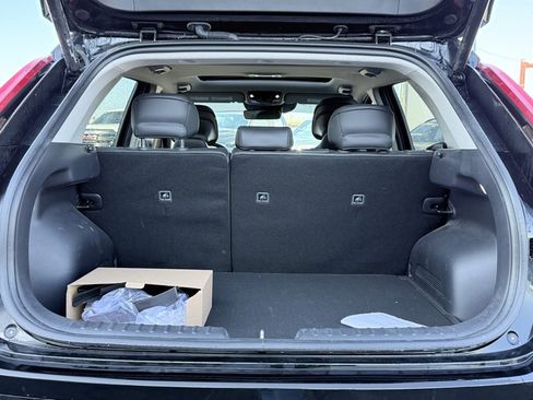 Used 2024 Kia Niro SX Touring image 7