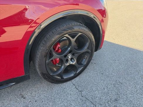 Used 2024 Alfa Romeo Stelvio Veloce image 27