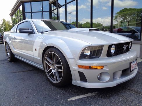 Used 2007 Ford Mustang GT RWD image 3