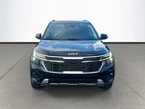 Certified 2024 Kia Seltos EX FWD image 2