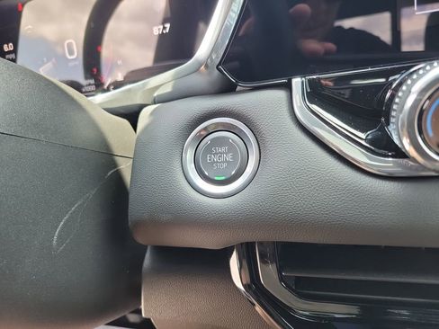 New 2025 GMC Canyon Elevation w/ Convenience Package image 24