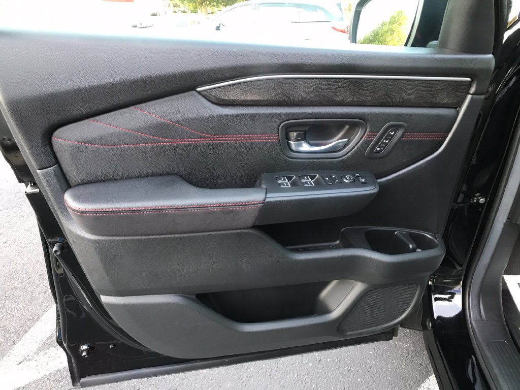 Certified 2026 Honda Pilot Black Edition image 16