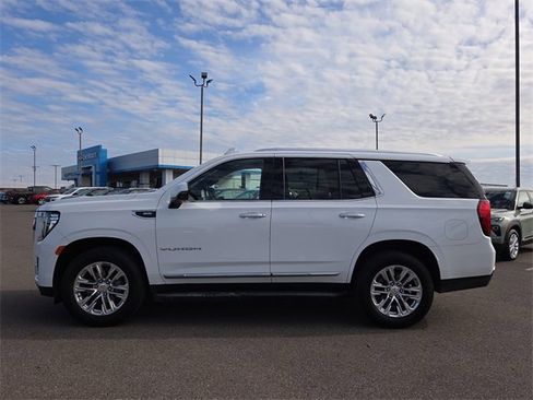 Used 2022 GMC Yukon SLT w/ SLT Luxury Package image 6