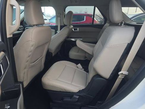 Used 2023 Ford Explorer XLT w/ Equipment Group 202A image 6