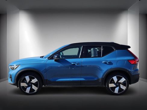 Used 2023 Volvo XC40 Recharge Ultimate image 2