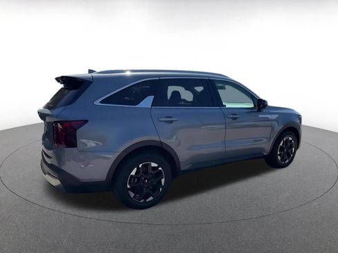 Used 2024 Kia Sorento S FWD image 12