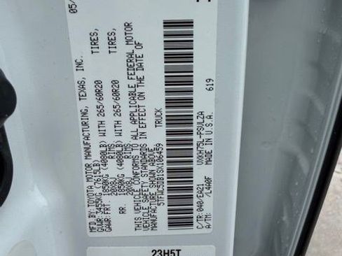 Used 2025 Toyota Tundra Limited AWD/4WD image 11