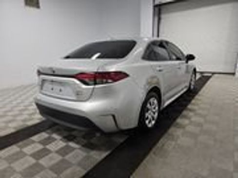 Used 2025 Toyota Corolla XLE image 6