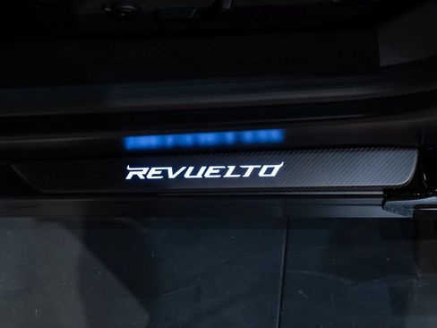 Used 2026 Lamborghini Revuelto AWD/4WD image 29