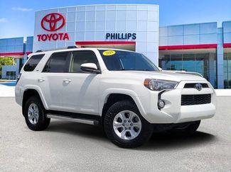 Used 2019 Toyota 4Runner SR5 AWD/4WD video 1