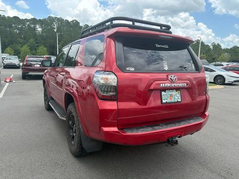 Used 2019 Toyota 4Runner SR5 AWD/4WD image 10
