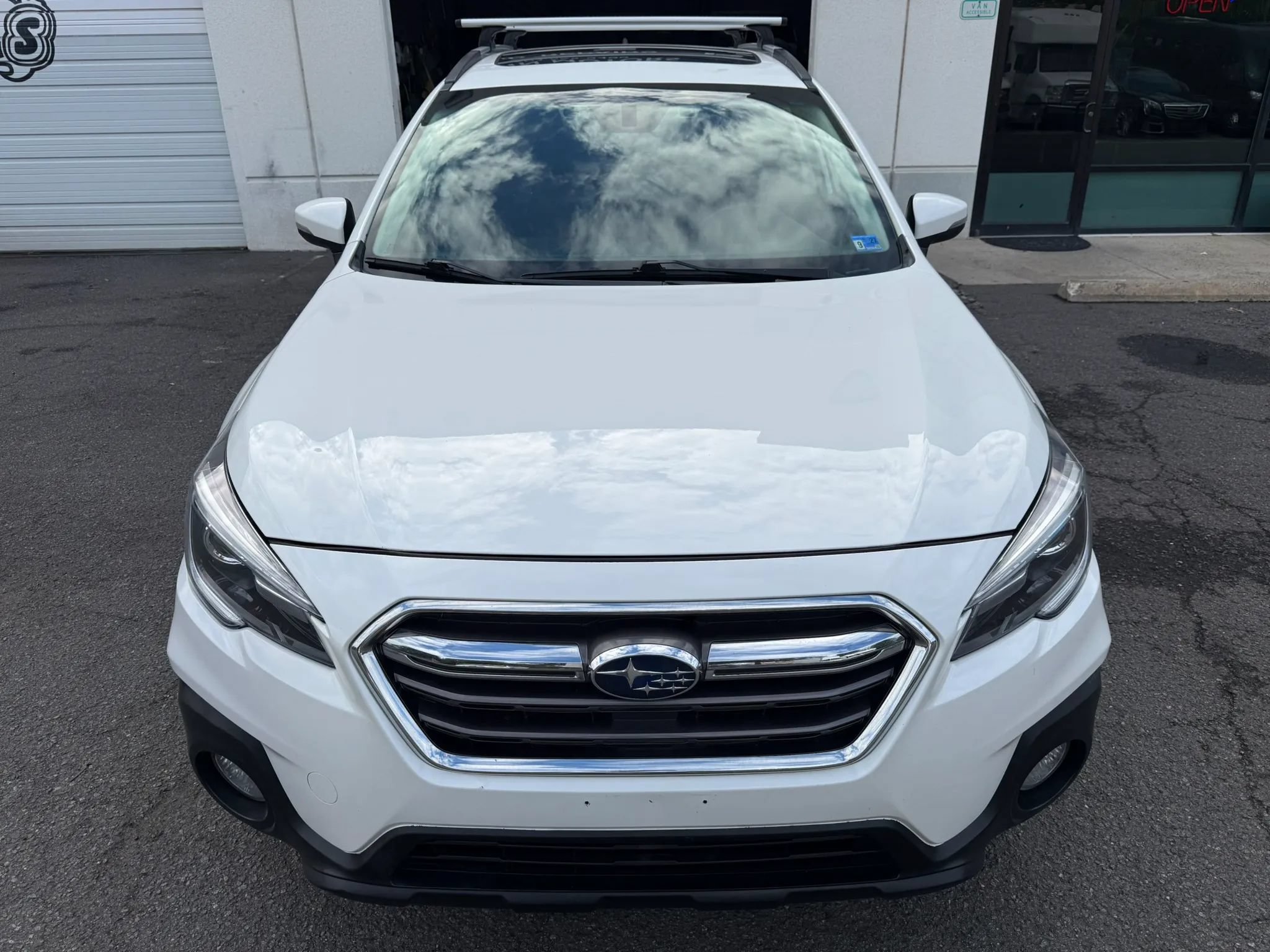 Used 2019 Subaru Outback 3.6R Touring AWD/4WD image 7