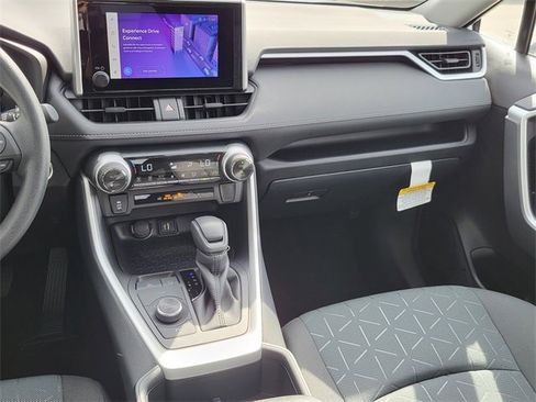 Used 2025 Toyota RAV4 XLE image 32