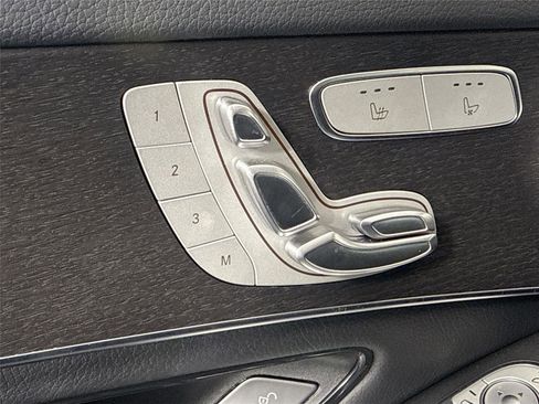 Used 2022 Mercedes-Benz GLC 43 AMG 4MATIC image 29