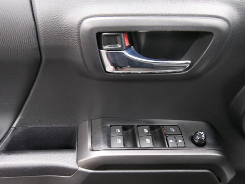 Certified 2023 Toyota Tacoma TRD Sport AWD/4WD image 12