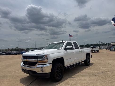 Used 2017 Chevrolet Silverado 1500 LT w/ All Star Edition AWD/4WD image 9