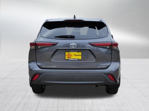 Certified 2025 Toyota Highlander LE AWD/4WD image 7