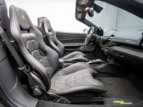 Used 2017 Ferrari 488 Spider RWD image 21
