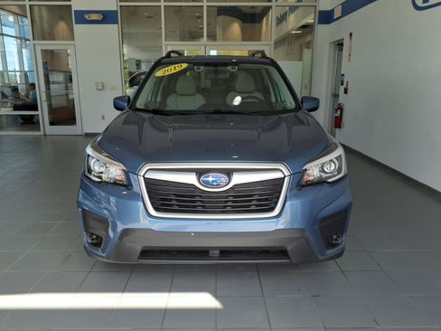 Used 2019 Subaru Forester Premium AWD/4WD image 2