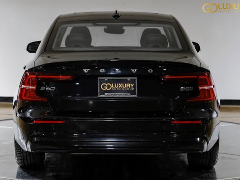 Used 2024 Volvo S60 B5 Core image 11