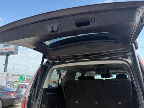 Used 2018 Cadillac Escalade ESV Premium Luxury AWD/4WD image 25