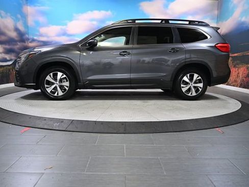 Used 2024 Subaru Ascent Premium w/ Convenience Package image 5
