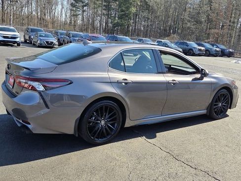 Used 2024 Toyota Camry XSE FWD image 4