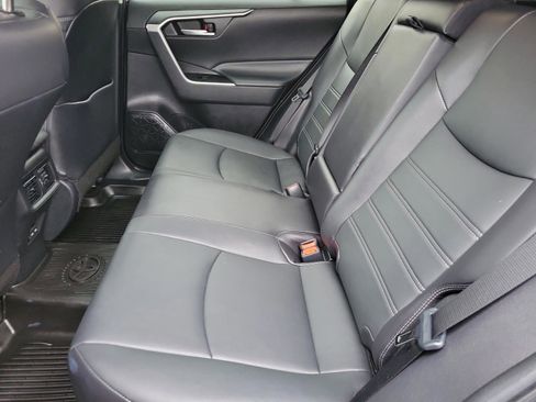 Used 2023 Toyota RAV4 XLE Premium image 22