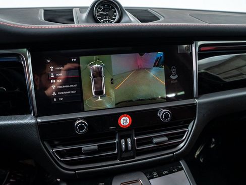 New 2026 Porsche Macan AWD/4WD image 18