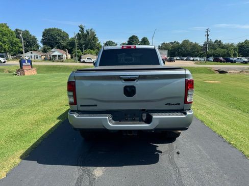 Used 2022 RAM 2500 Big Horn w/ Night Edition AWD/4WD image 4