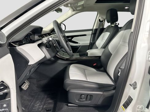 Certified 2025 Land Rover Range Rover Evoque Dynamic SE image 17