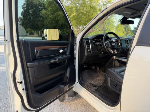 Used 2016 RAM 2500 Laramie w/ Sport Appearance Group AWD/4WD image 10