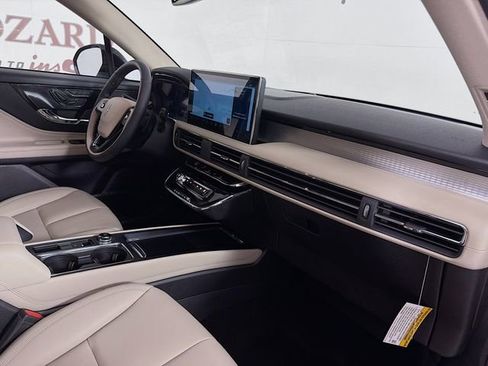 New 2026 Lincoln Corsair Premiere FWD image 29