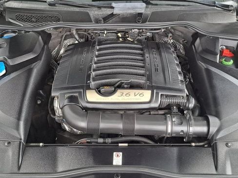 Used 2016 Porsche Cayenne AWD/4WD image 34