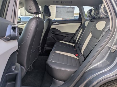 New 2026 Volkswagen Taos SEL AWD/4WD image 17