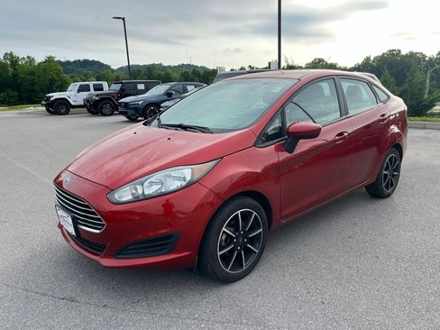 Used 2019 Ford Fiesta SE FWD image 1