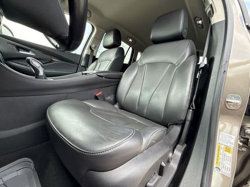 Used 2019 Buick Envision Essence FWD image 11