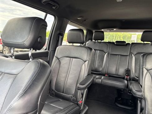 Used 2024 Jeep Wagoneer Series II AWD/4WD image 41
