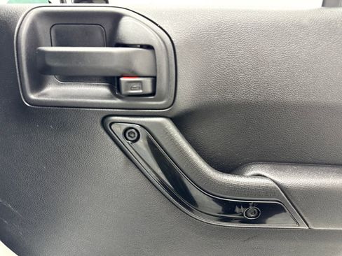 Used 2016 Jeep Wrangler Unlimited Sahara image 44